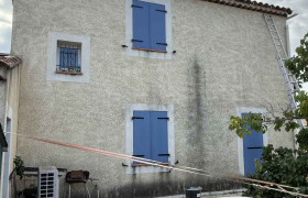Pose de gouttières à Berre L’etang - avant après