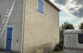 Pose de gouttières à Berre L’etang - avant après